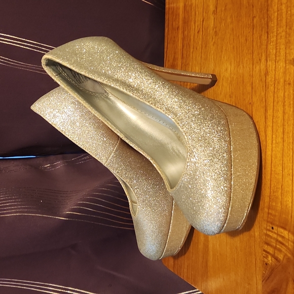 Brash Shoes Brash Platform Silver Glitter Heel Poshmark